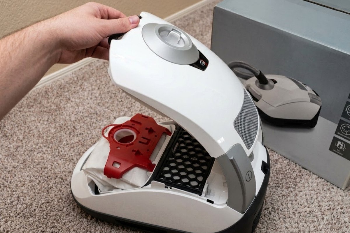 Compact vacuum packaging designs